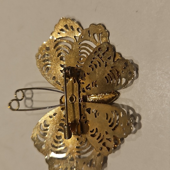 Goldtone Filagree Butterfly Brooch - Picture 5 of 5